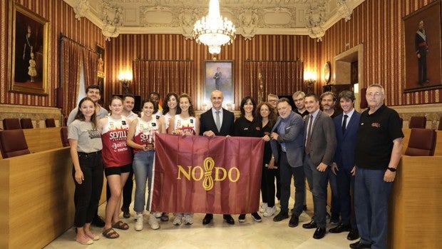 Recepción oficial en el Ayuntamiento al Beiman Baloncesto Sevilla por su ascenso