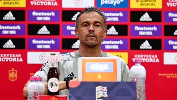 Luis Enrique baja los humos a Gavi: «Tiene mucho que mejorar dentro del terreno de juego... y fuera»