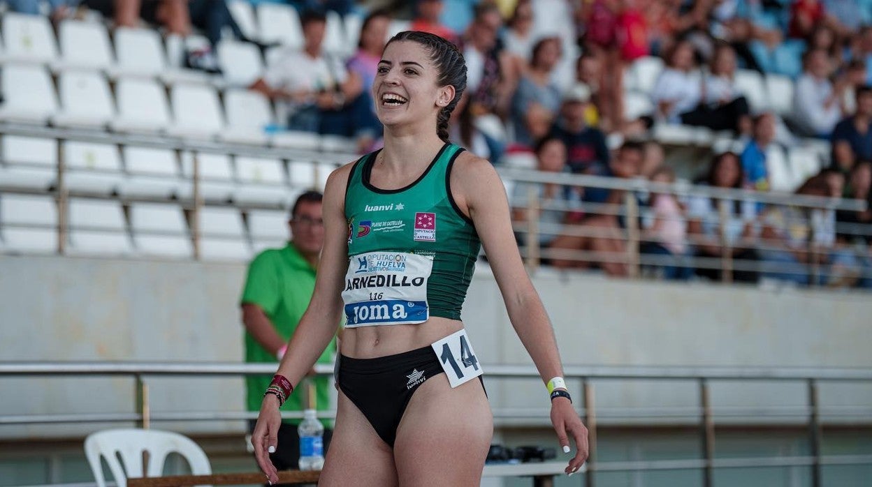 Mireya Arnedillo, en cabeza durante una competición