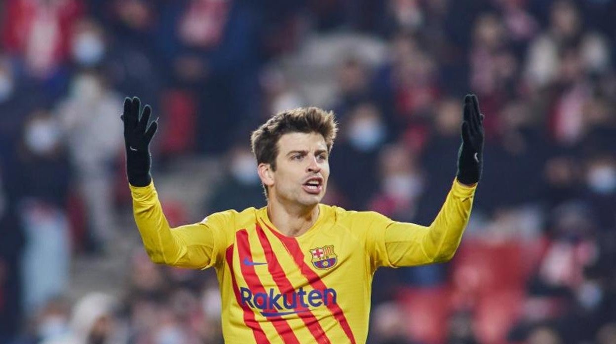 Gerard Piqué gesticula durante un partido del Barcelona