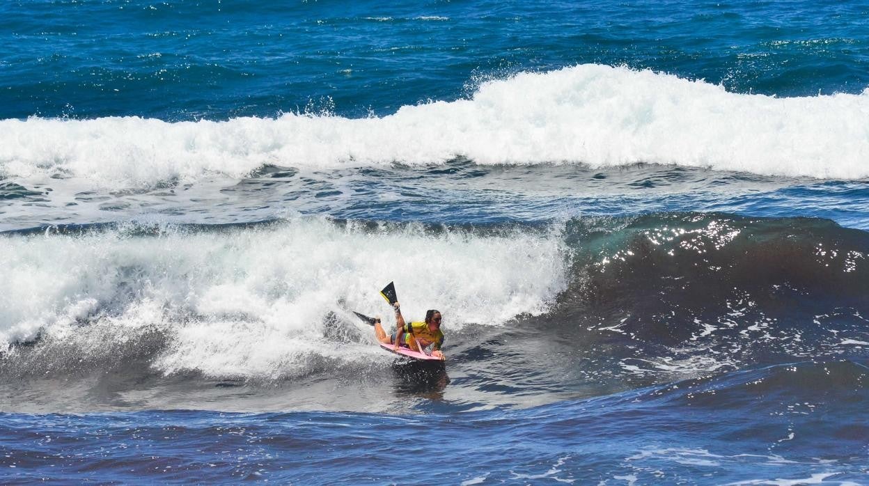 Ilenia Suárez y Jonathan Vega, Campeones de la liga Nacional Bodyboard de Arucas