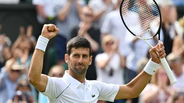 Djokovic avanza sin apuros