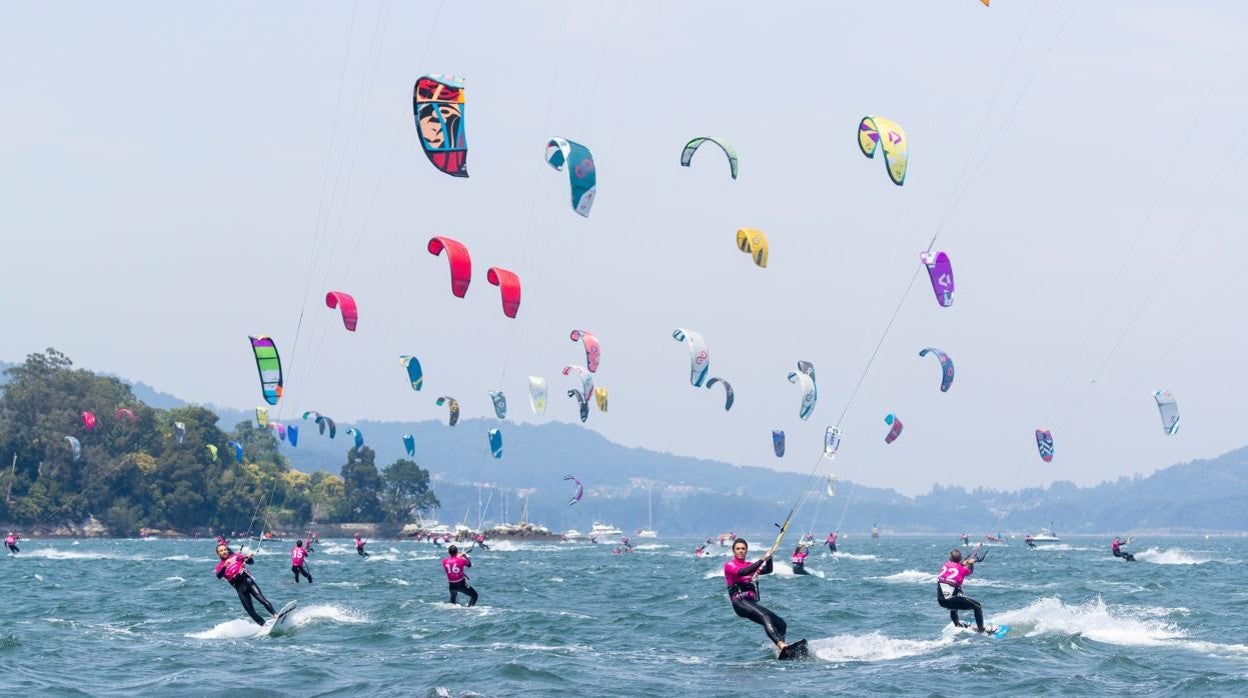 Espectacular comienzo del V KiteFest Cesantes Trofeo Xacobeo