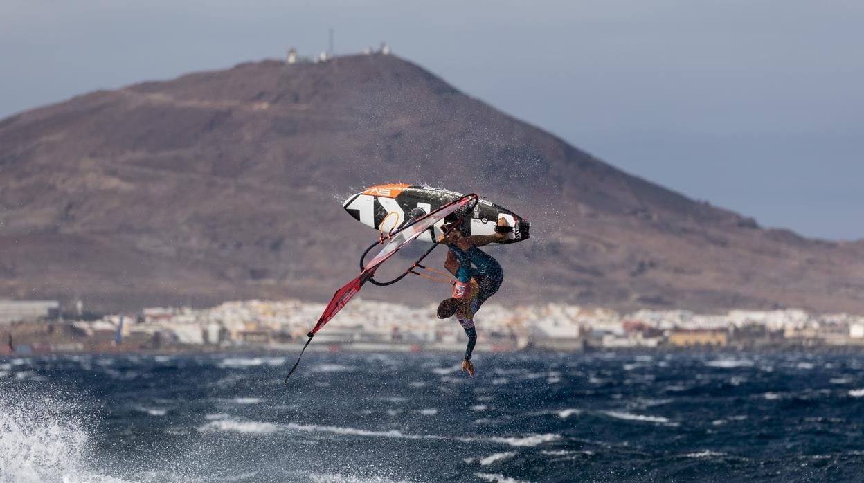 El Mundial de Windsurf corona a dos canarios, Daida Ruano y Philip Köster