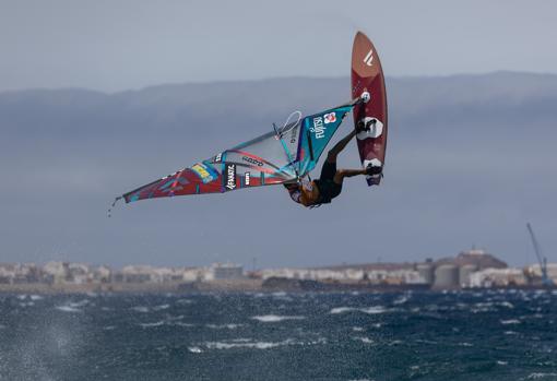 El Mundial de Windsurf corona a dos canarios, Daida Ruano y Philip Köster