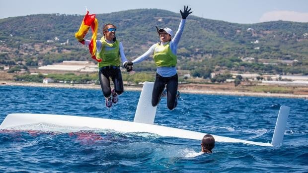 Oro femenino para Paula e Isabel Laiseca y plata para Lodos/Díaz-Salguero en sub17 en el Mundial de 29er