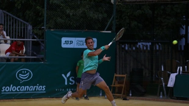 Carballés achica a Delbonis y Skatov se erige como revelación