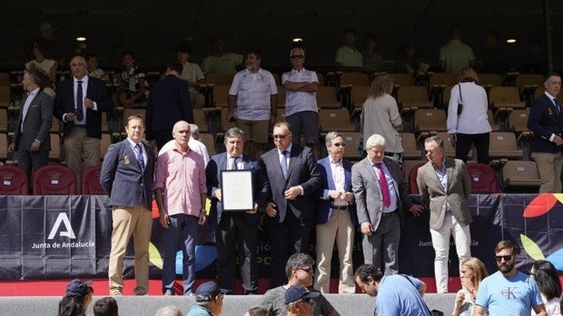 El Ciencias Enerside recibe el título 'Real' en los prolegómenos de la final de la Copa del Rey