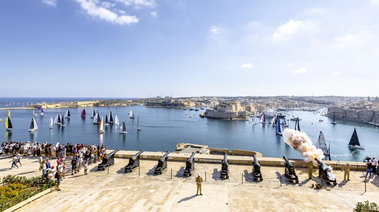 La Rolex Middle Sea Race comenzó en Malta con muy poco viento