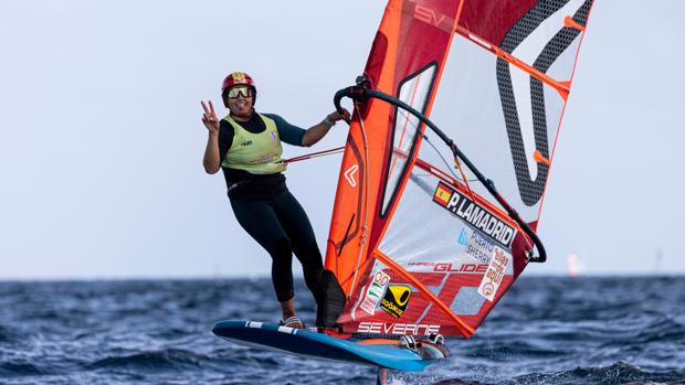 Pilar Lamadrid y Sam Sills continúan líderes tras una jornada muy exigente en los Lanzarote iQFOil Games