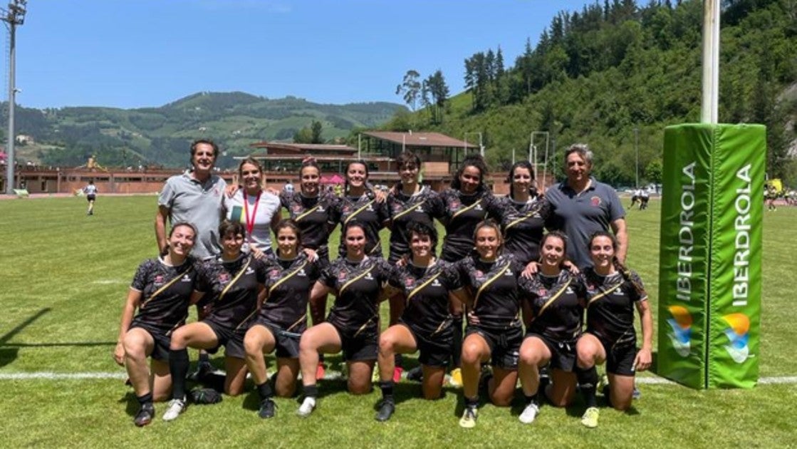 Foto de equipo del equipo femenino de rugby