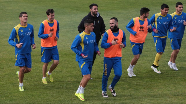 El Cádiz CF trabaja en El Rosal con la mente puesta en el Cartagena