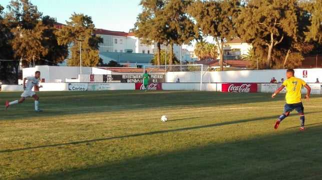 Chiclana-Cádiz CF (1-4): Machado resurge entre los nuevos