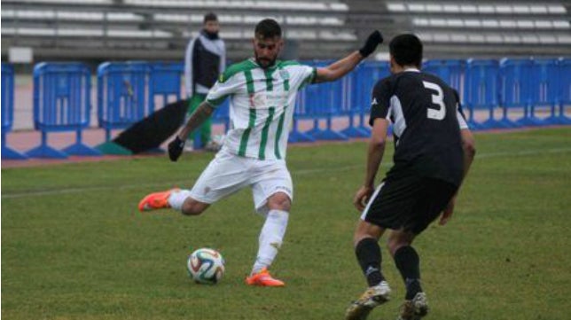 El joven Cristian Márquez, completa el flanco diestro del Cádiz CF