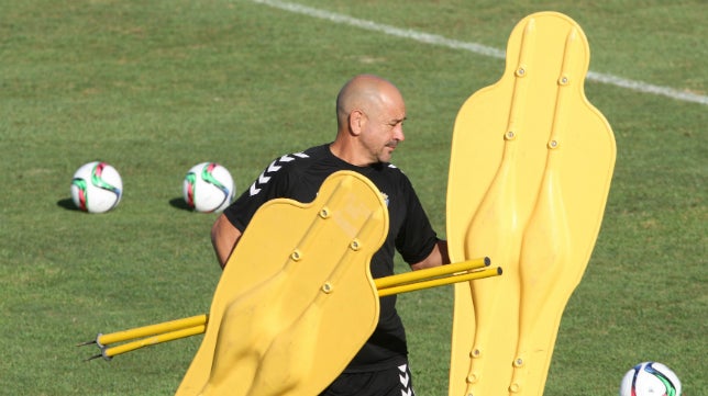 Claudio: «Quiero un Cádiz CF competitivo para un Grupo IV que va a ser tremendo»