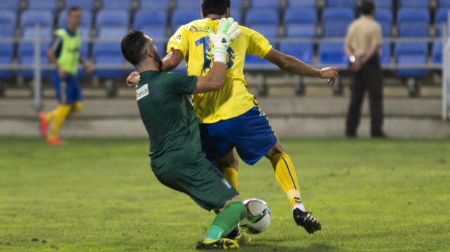 Competición multa al Cádiz CF y a Güiza por simular penalti ante el Recreativo