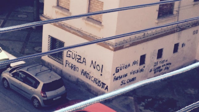 Pintadas contra Güiza en las calles de Cádiz