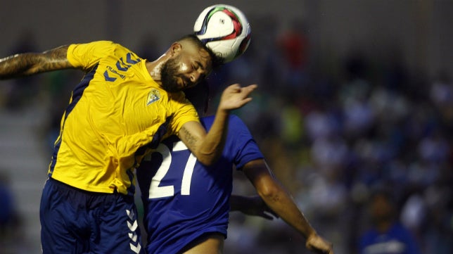 El San Fernando golea (4-0) al Xerez y se lleva su Trofeo