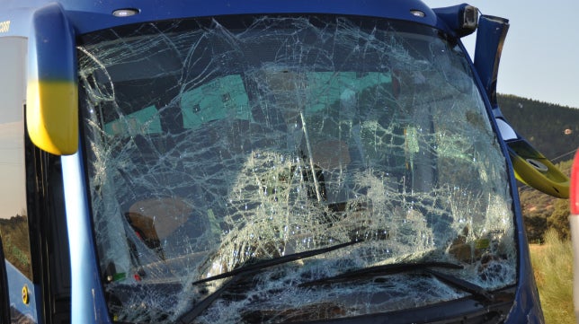 Diez jugadores del Mérida, heridos leves en un accidente de autobús