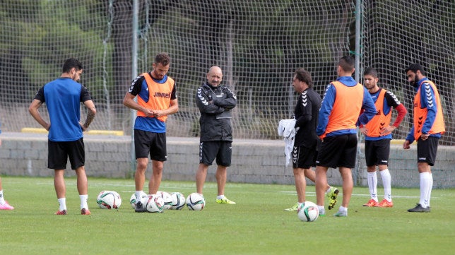 El vestuario del Cádiz CF vende tranquilidad