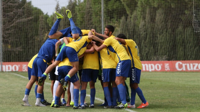 Nuevo recital de un Cádiz CF B que humilla al Rota (7-1)