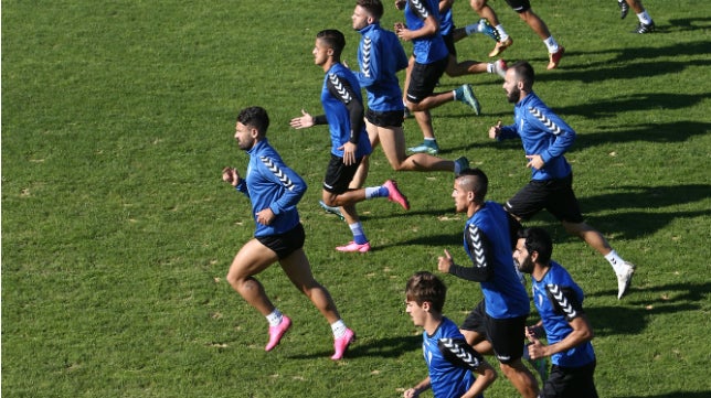 Ofrecer un buen partido en casa, objetivo de la plantilla del Cádiz CF