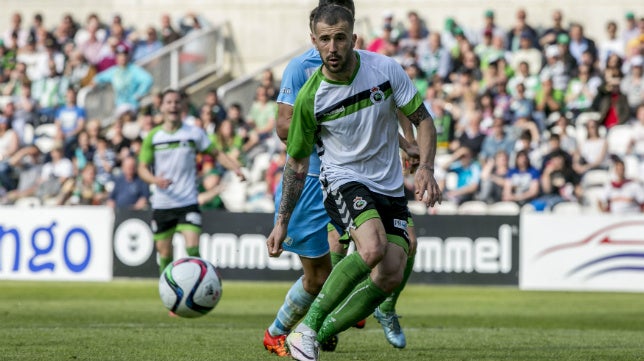 Racing de Santander y Real Madrid Castilla se hunden con sus carteles de favoritos