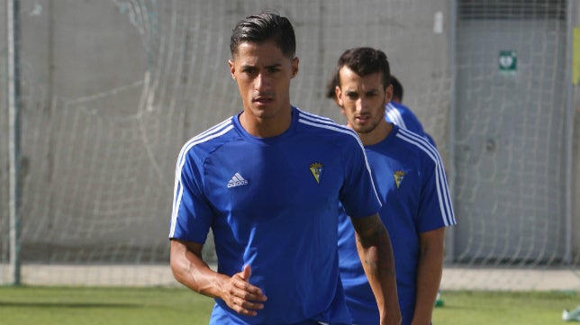 La dirección deportiva del Cádiz CF, con muchos frentes abiertos