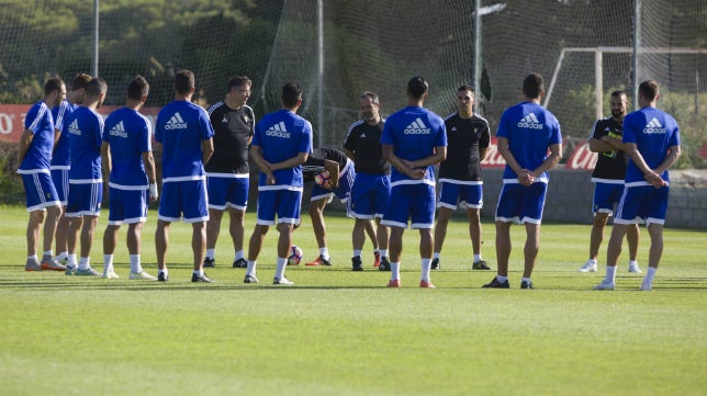 Una semana para formar la piña del Cádiz CF