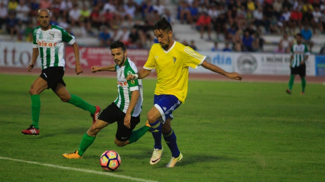 Carlos Calvo, Kike Márquez y Machado, en la rampa de salida