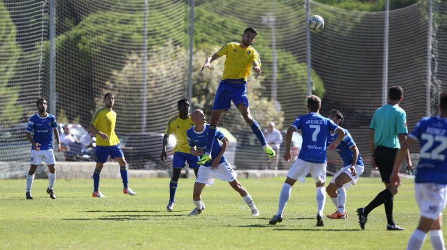 Cádiz CF B-Estrella San Agustín: más que tres puntos para acelerar hacia Tercera