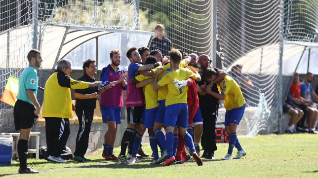 Cádiz CF B-Conil, un derbi adelantado para cerrar el año