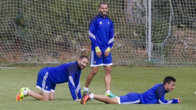 Sankaré y Alvarito entrenan y apuntan a titulares ante el Zaragoza