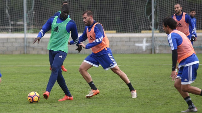 José Mari y Luis Ruiz, las únicas bajas en el entrenamiento