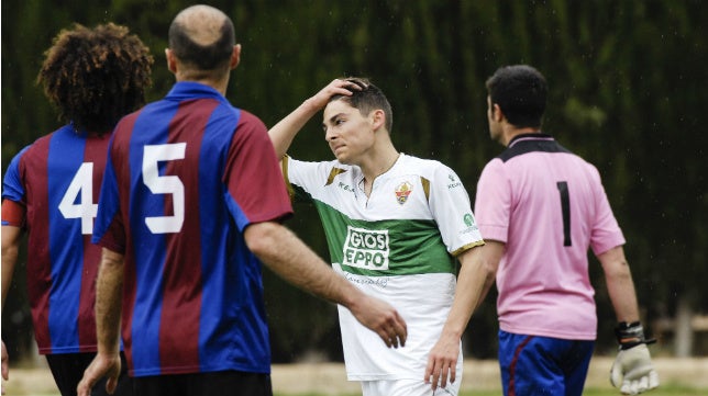 Liberto y Pelegrín, dudas del Elche para el partido ante el Cádiz CF