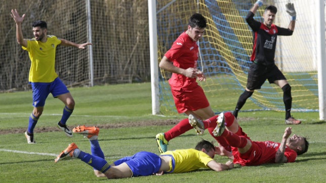 Una Roteña necesitada y en apuros, rival del Cádiz B en un &#039;derbi trampa&#039;