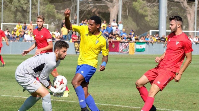 El Cádiz CF B aspira a prolongar su excelente racha en su vuelta al Rosal