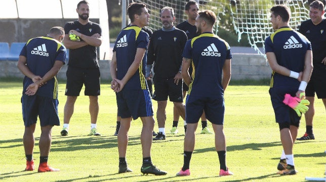 Garrido, sobre el Almería: &quot;Esta gente aprieta más que los equipos de arriba&quot;