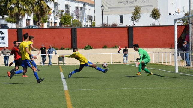 Gerena 0 Cádiz CF B 0 (Crónica) El liderato se aleja