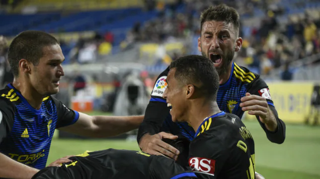 VÍDEO: El resumen con las mejores jugadas y los goles del Las Palmas-Cádiz (0-3)