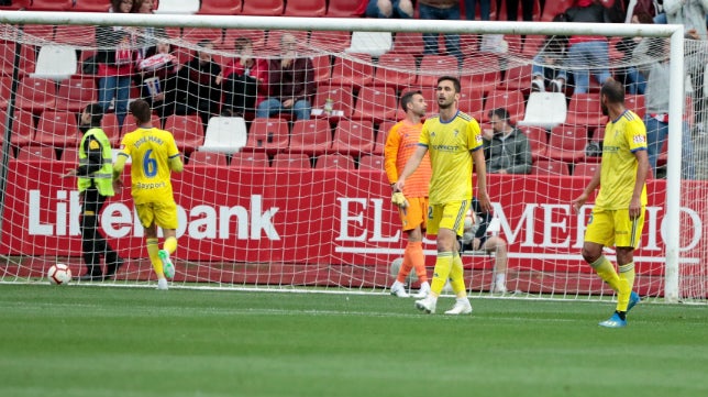 Los futbolistas del Cádiz CF, uno a uno: Sin conexión