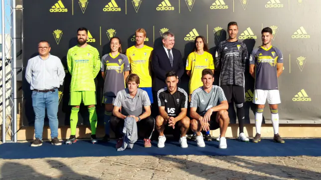 (VÍDEO) El Cádiz CF ya luce sus nuevas equipaciones