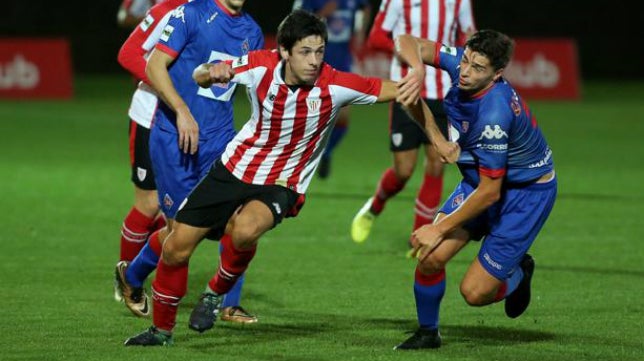 Asier Benito llega cedido a la Ponferradina