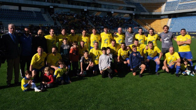 Los Reyes Magos pasan por Carranza dejando regalos y muchos goles