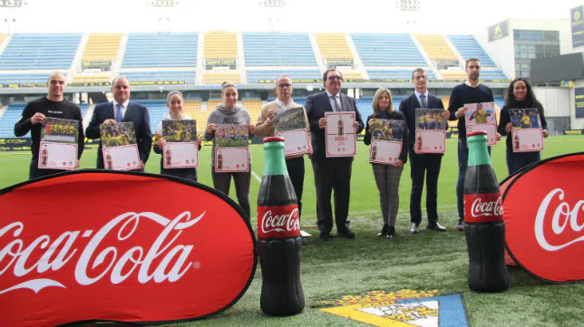 El Cádiz CF y Coca-Cola caminan de la mano