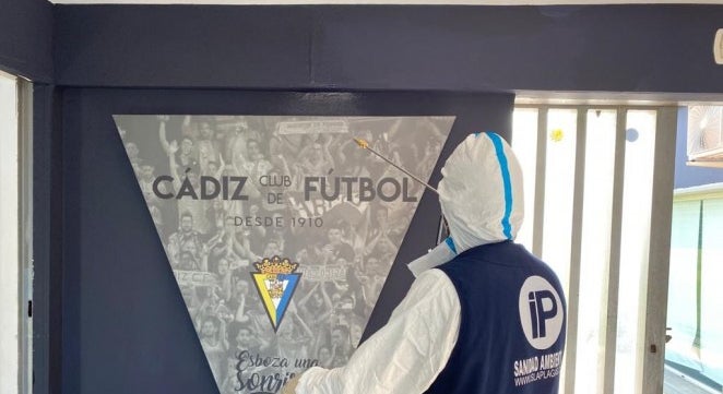 VÍDEO. Así se desinfecta la ciudad deportiva del Cádiz CF