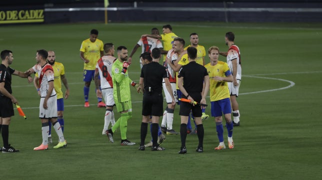 (VÍDEO) Así fue la expulsión de Joni Montiel en el Cádiz CF-Rayo