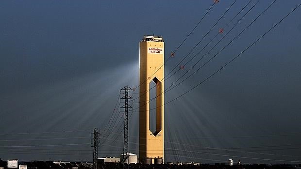 El fondo TCI presta 118 millones a Abengoa para aliviar sus problemas de liquidez