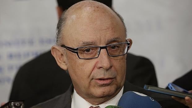 Montoro ordena investigar los 1.300 millones de deuda que Cataluña no contabilizó