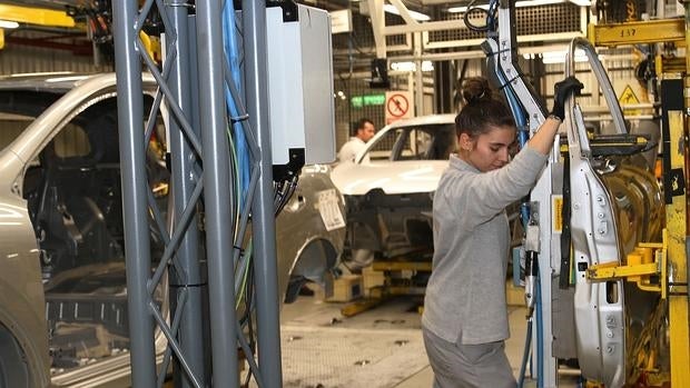 La industria es uno de los sectores en que más están creciendo los salarios